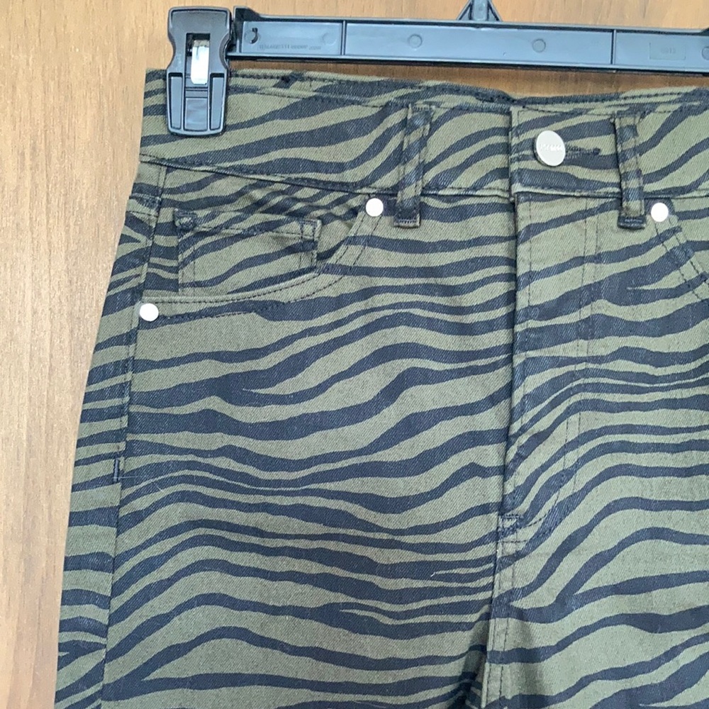 Express super high rise straight olive green black zebra animal print jean 0 - Picture 4 of 16
